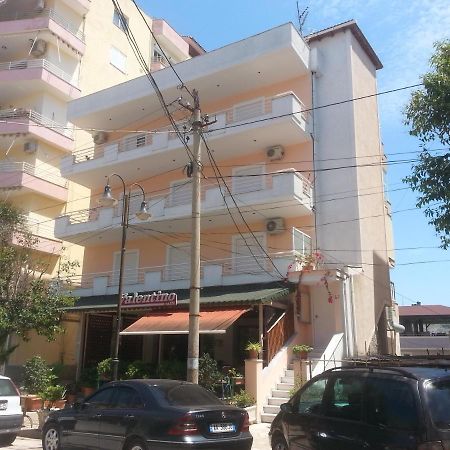 Christos Apartments Sarande Bagian luar foto