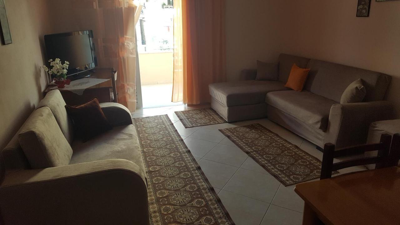 Christos Apartments Sarande Bagian luar foto