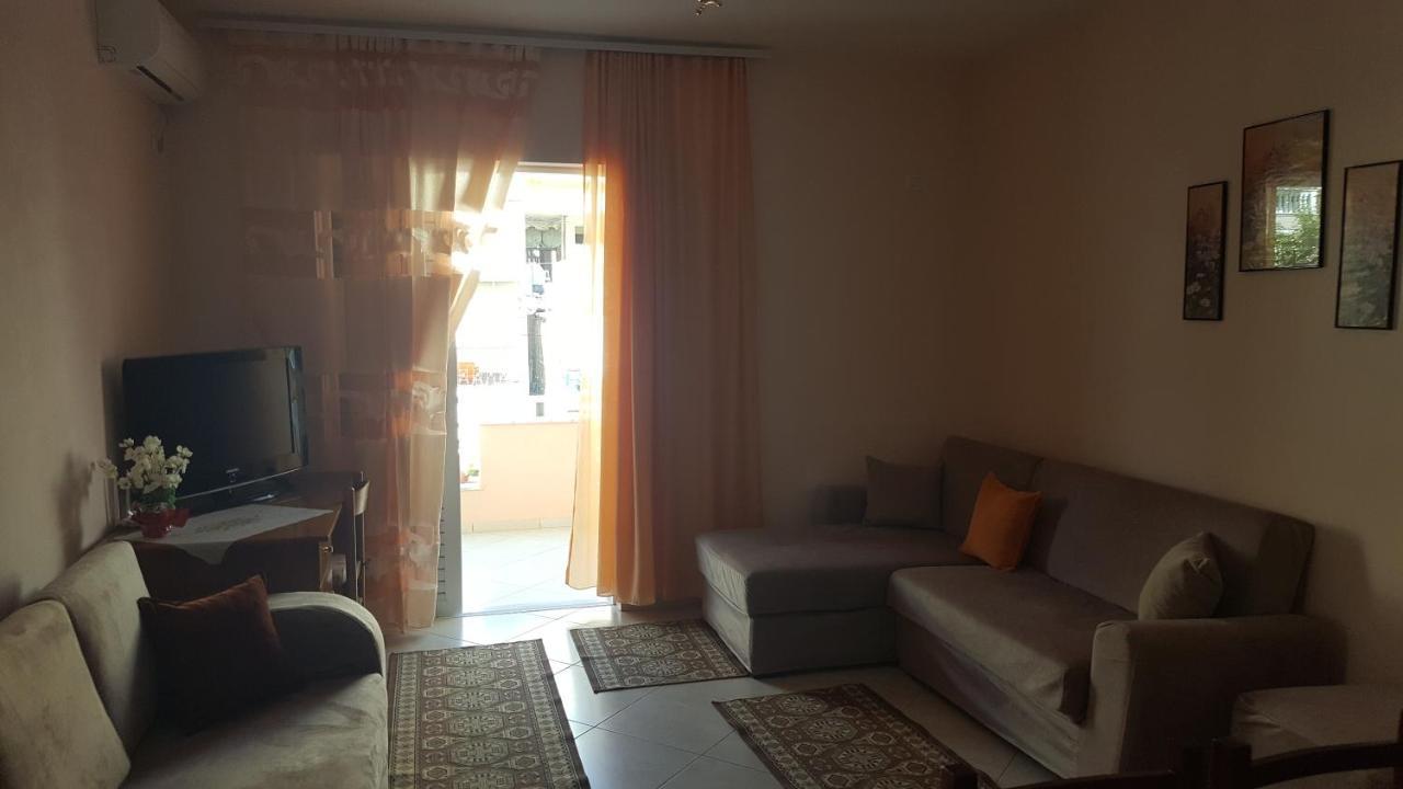 Christos Apartments Sarande Bagian luar foto