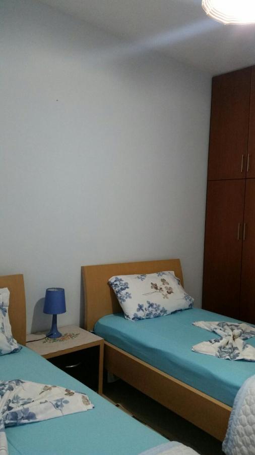 Christos Apartments Sarande Bagian luar foto