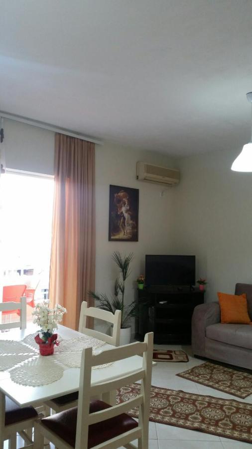 Christos Apartments Sarande Bagian luar foto