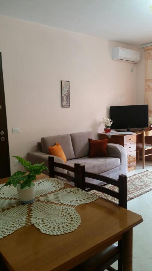 Christos Apartments Sarande Bagian luar foto