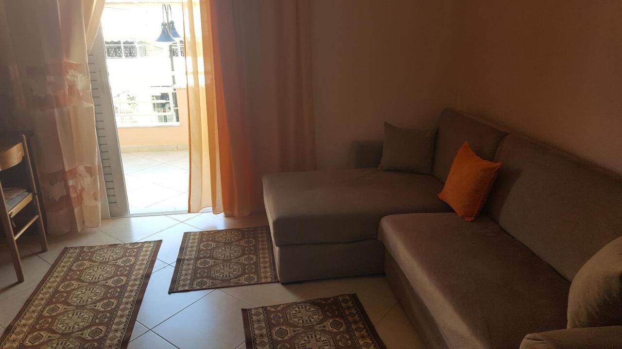 Christos Apartments Sarande Bagian luar foto
