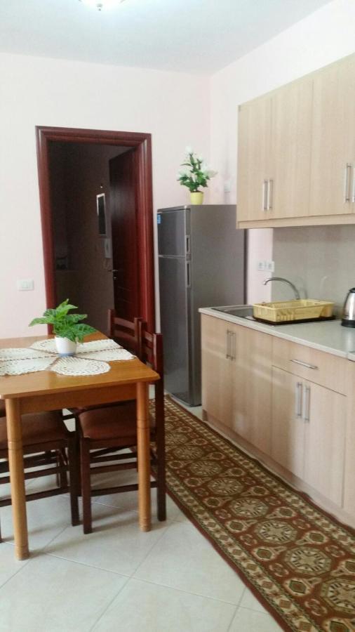 Christos Apartments Sarande Bagian luar foto