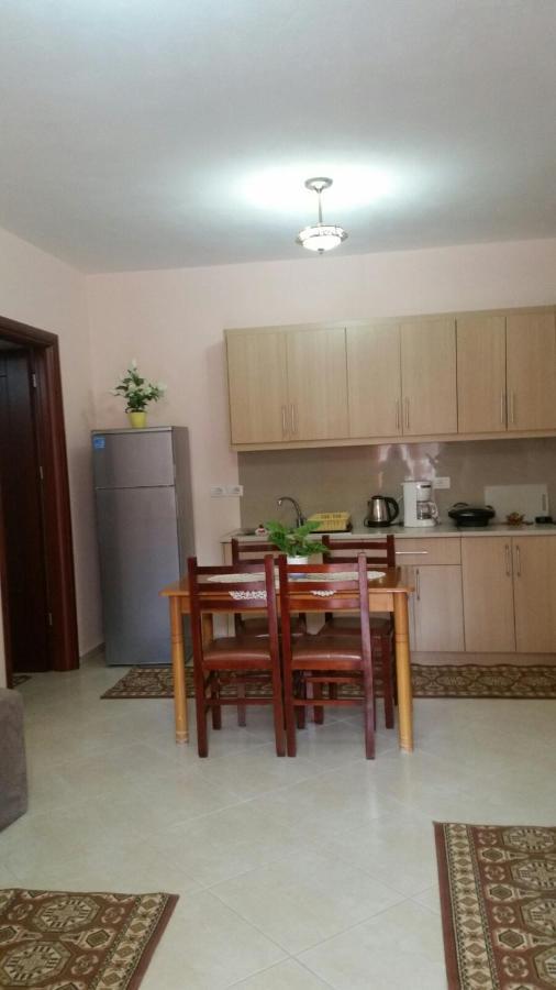 Christos Apartments Sarande Bagian luar foto