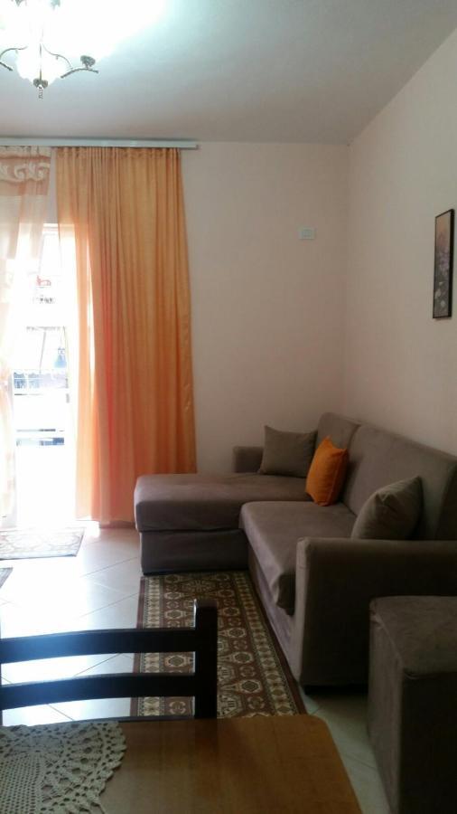 Christos Apartments Sarande Bagian luar foto