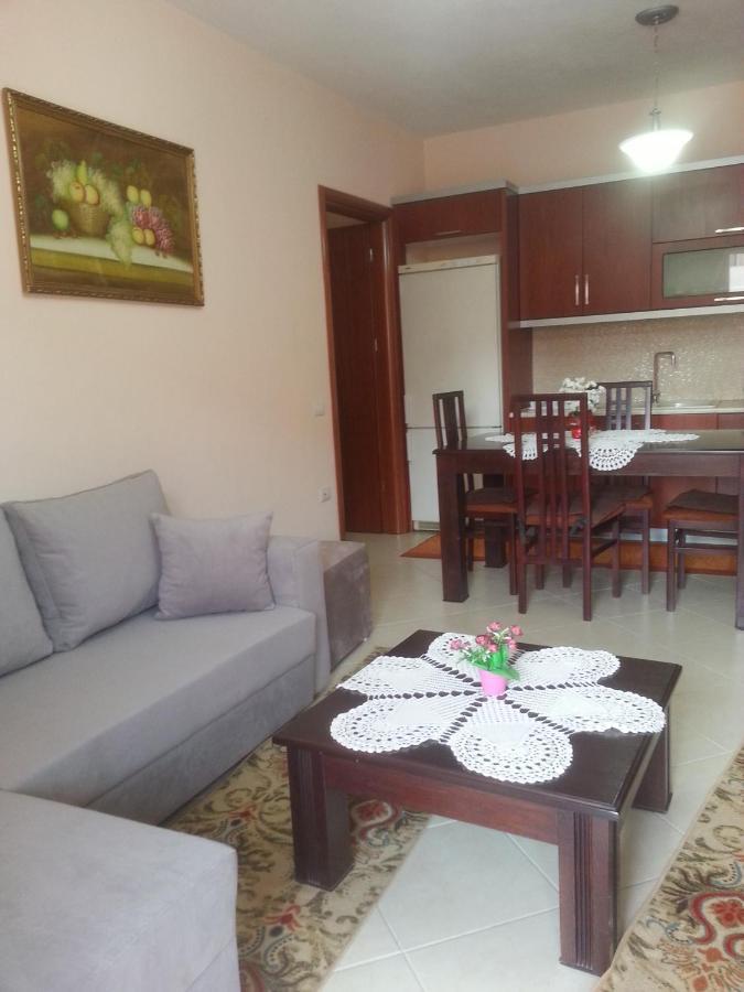 Christos Apartments Sarande Bagian luar foto