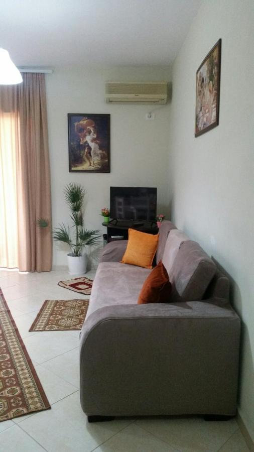 Christos Apartments Sarande Bagian luar foto