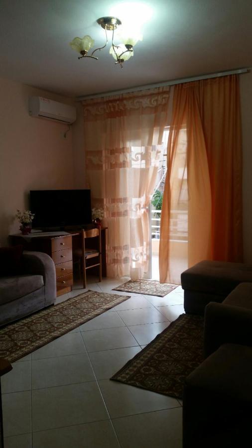 Christos Apartments Sarande Bagian luar foto