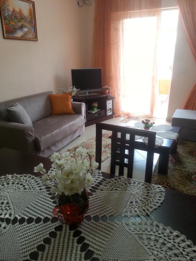 Christos Apartments Sarande Bagian luar foto