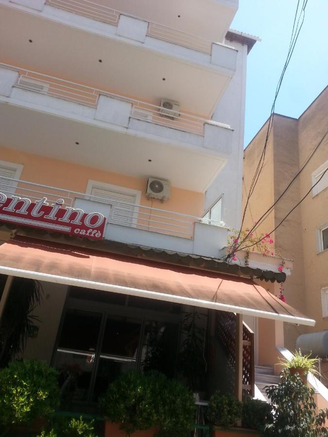 Christos Apartments Sarande Bagian luar foto