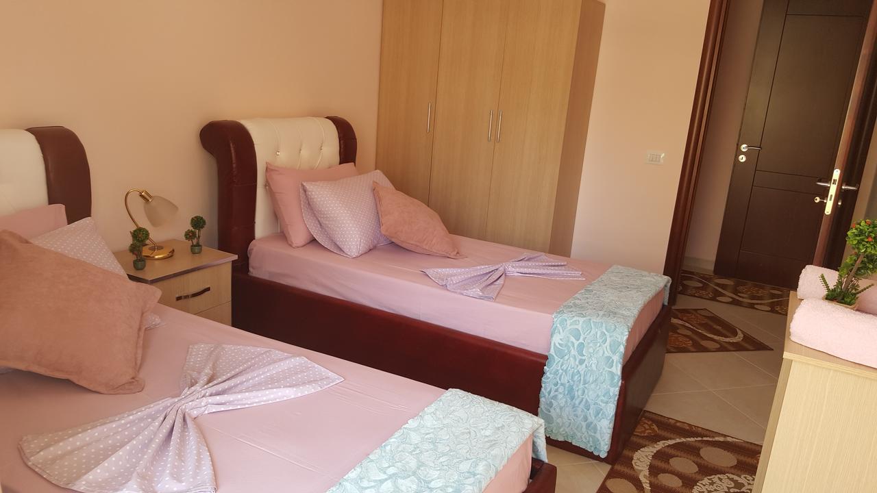 Christos Apartments Sarande Bagian luar foto