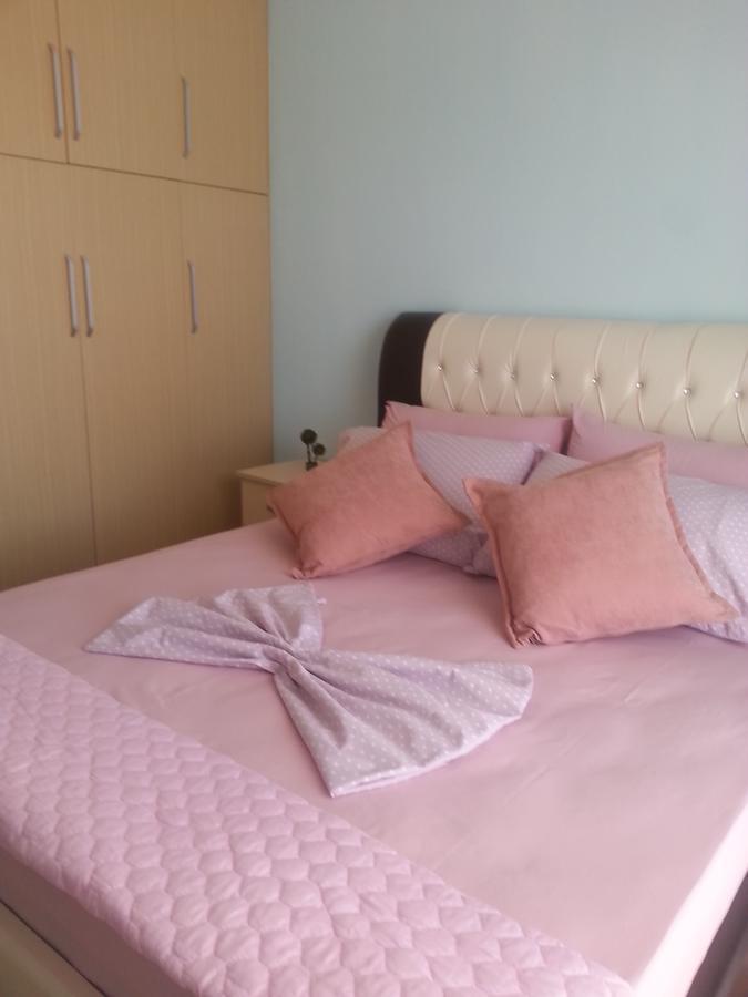 Christos Apartments Sarande Bagian luar foto