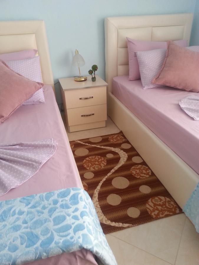 Christos Apartments Sarande Bagian luar foto