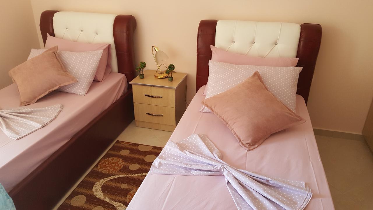 Christos Apartments Sarande Bagian luar foto