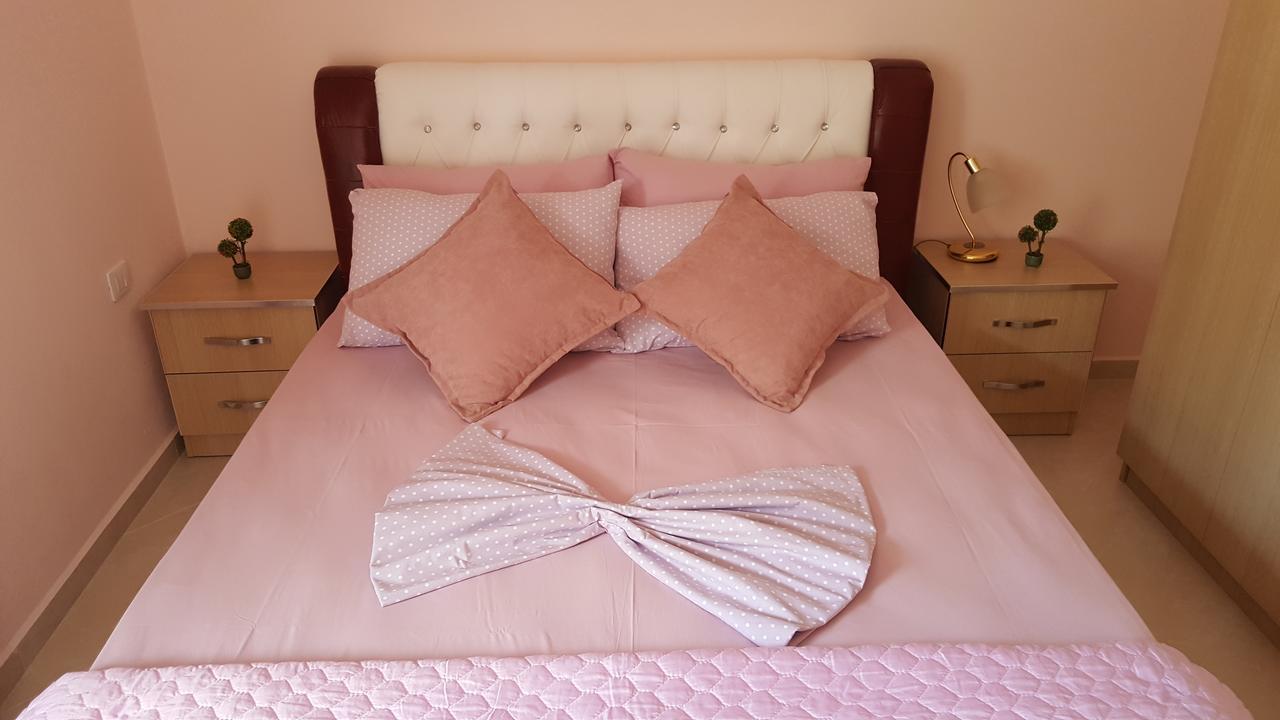 Christos Apartments Sarande Bagian luar foto