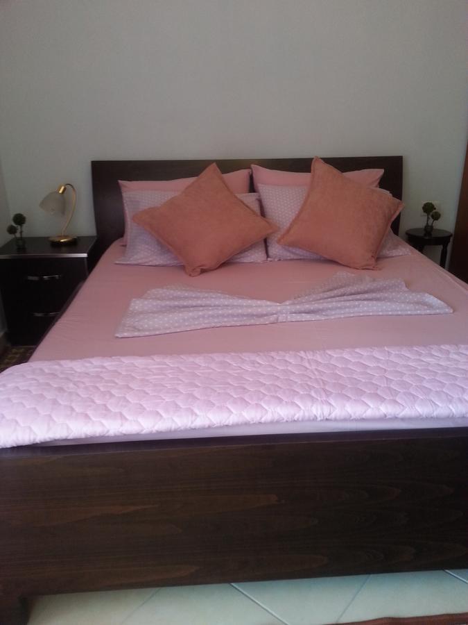 Christos Apartments Sarande Bagian luar foto
