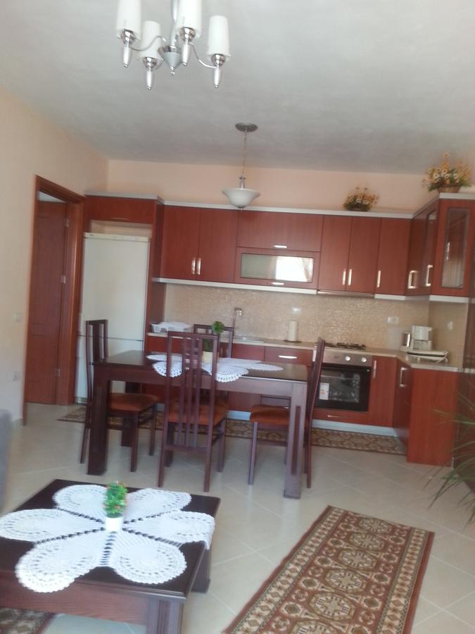 Christos Apartments Sarande Bagian luar foto