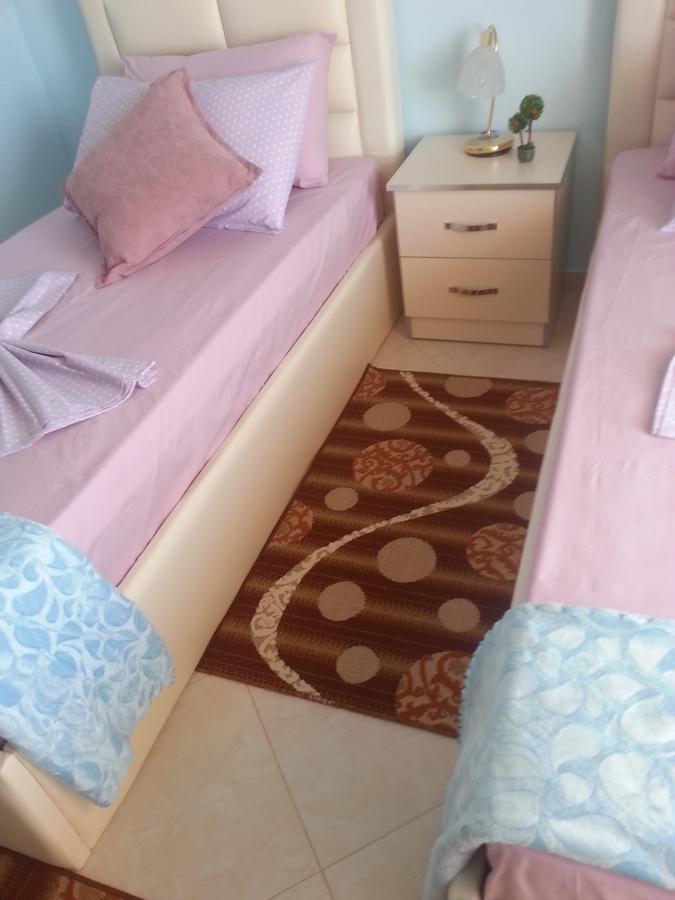 Christos Apartments Sarande Bagian luar foto