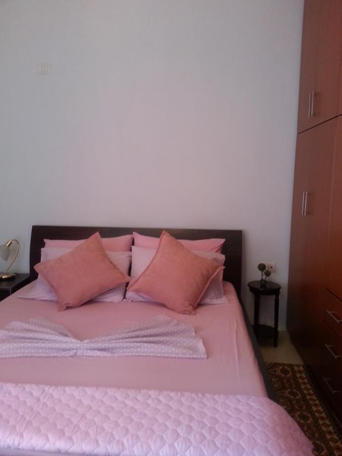 Christos Apartments Sarande Bagian luar foto